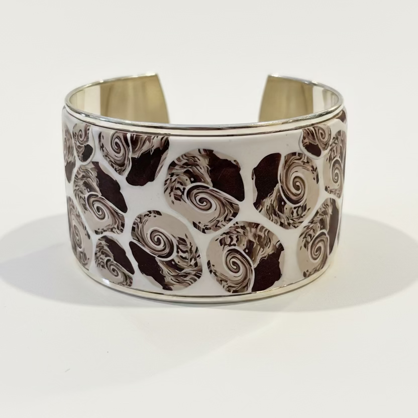 Fossil | Cappuccino | Wide cuff | Hand Sculpted