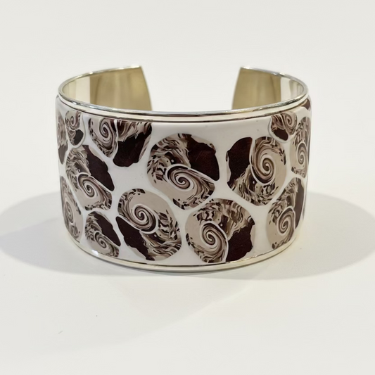 Fossil | Cappuccino | Wide cuff | Hand Sculpted