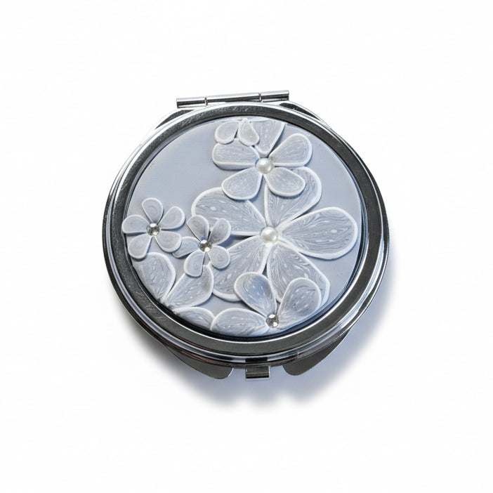 Taschenspiegel „White Botanics“ – von Stephanie Fraselle – Kunstvolles Schmuckdesign