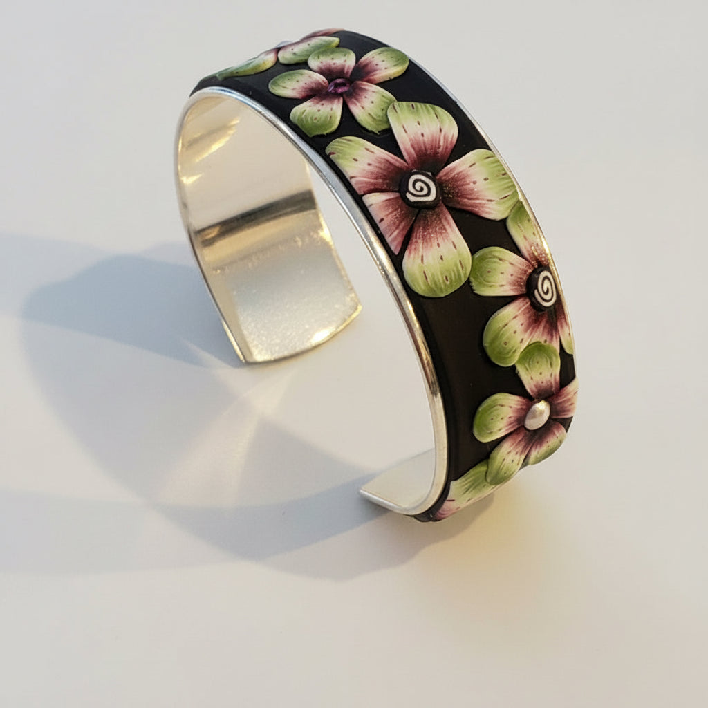 Armreif „Enchanted Garden“ von Stephanie Fraselle – Kunstvolles Schmuckdesign