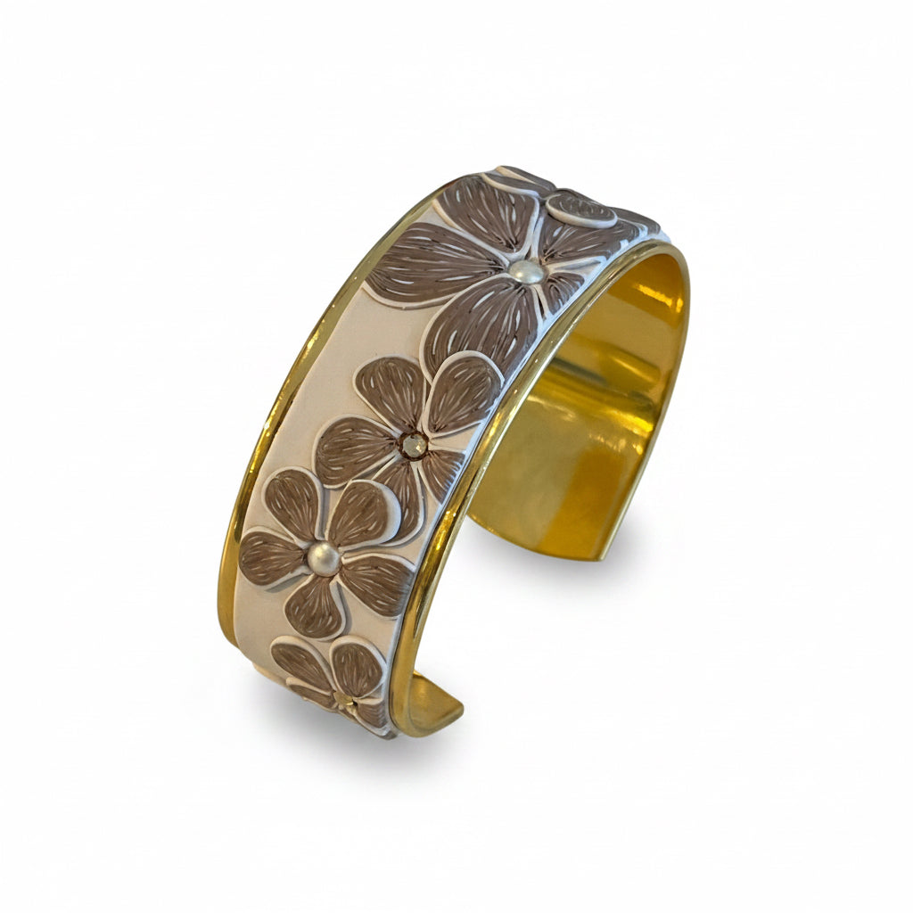 Brazalete tipo brazalete “Jardín Encantado” de Stephanie Fraselle - Diseño de joyería artesanal