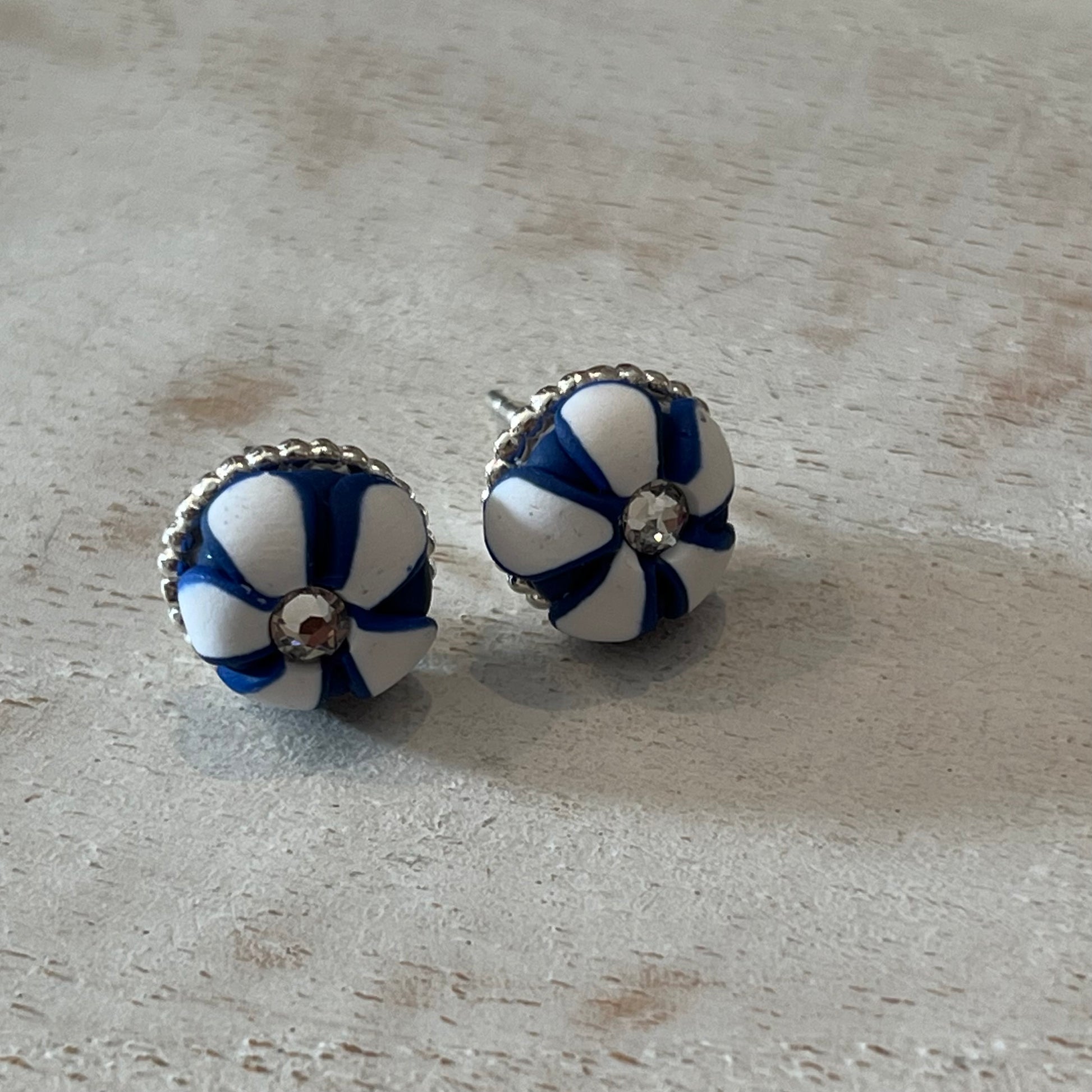 Marégraphie White and Navy stud earrings in sterling silver with Swarovski crystal by Stephanie Fraselle