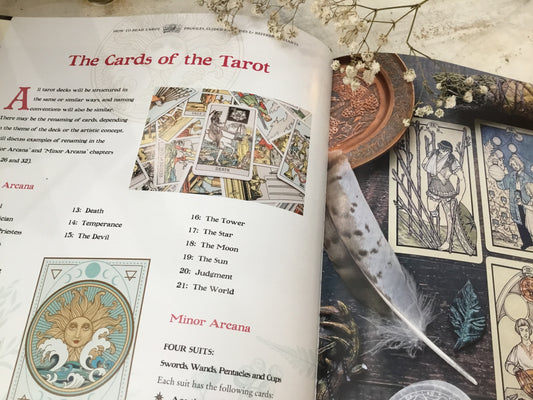 How to read Tarot - Profiles, Guided Exercises and Reference Charts by Hilary Parry Haggerty