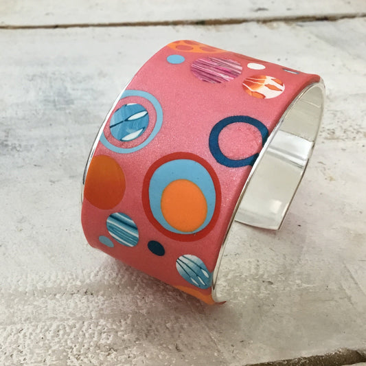Brazalete brazalete “Universo” tropical de Stephanie Fraselle - Diseño de joyería artesanal